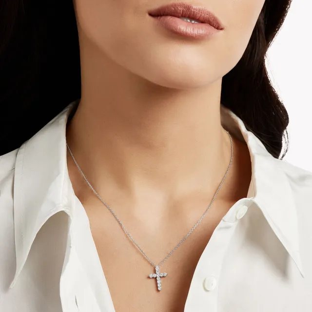Přívěsek Round Diamond Cross Mini — detail