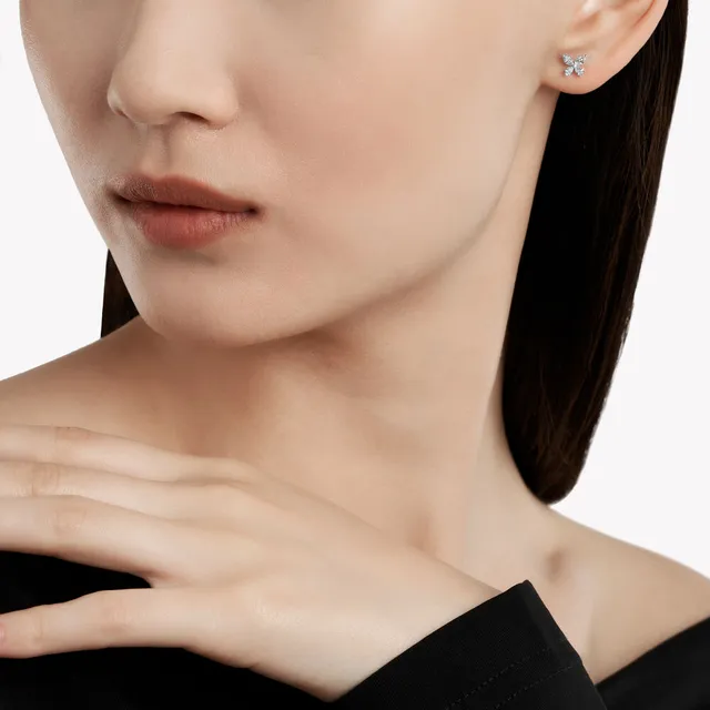 Náušnice Classic Butterfly Diamond Petite Stud — detail
