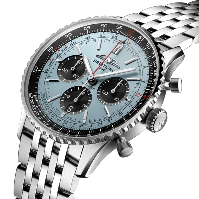 Navitimer B01 Chronograph 43 — detail