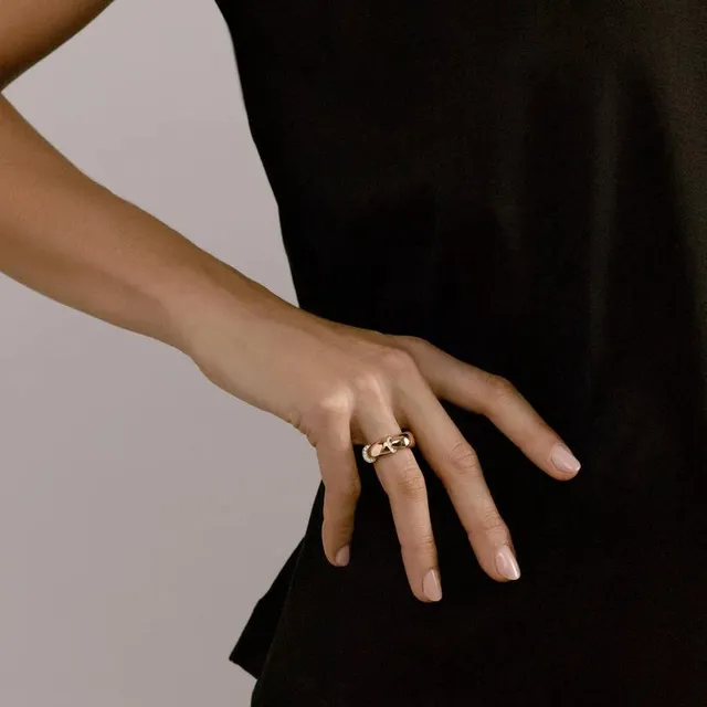 Ring Calla — detail