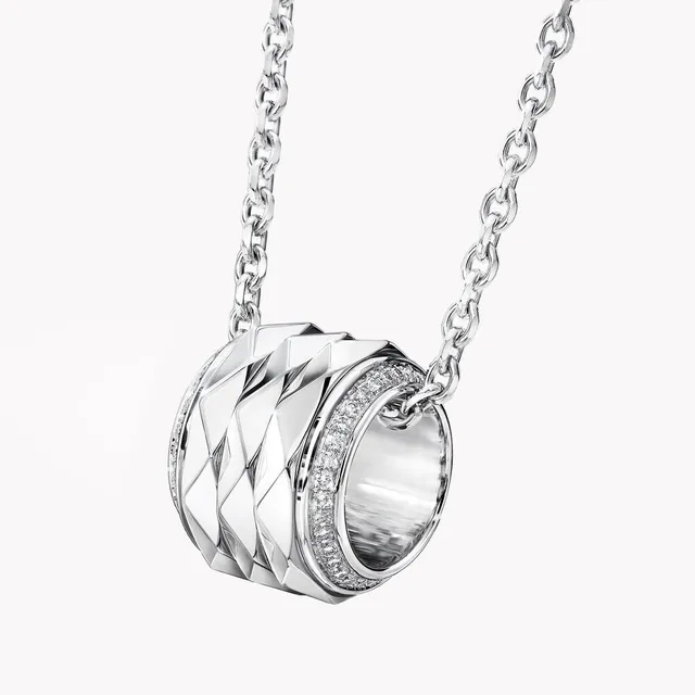 Přívěsek Laurence Graff Signature Triple Spinning Diamond — detail