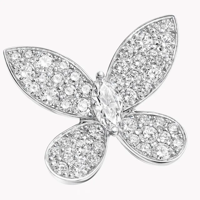 Серьги Pavé Butterfly Diamond Stud — detail