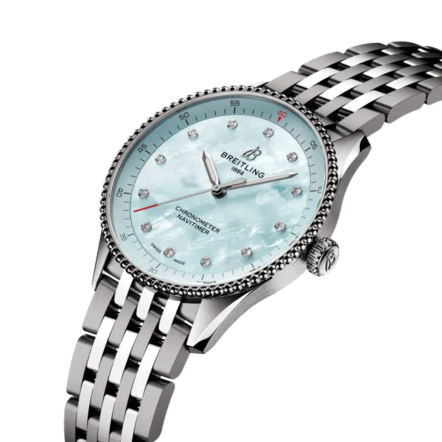Navitimer 32 — detail
