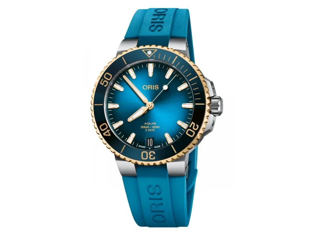 Aquis DATE Calibre 400 — detail