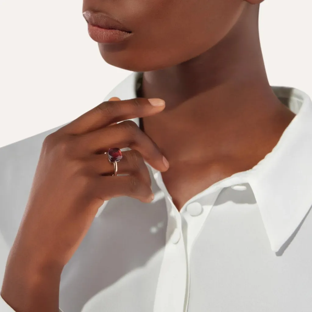 Ring Nudo Classic Garnet — detail