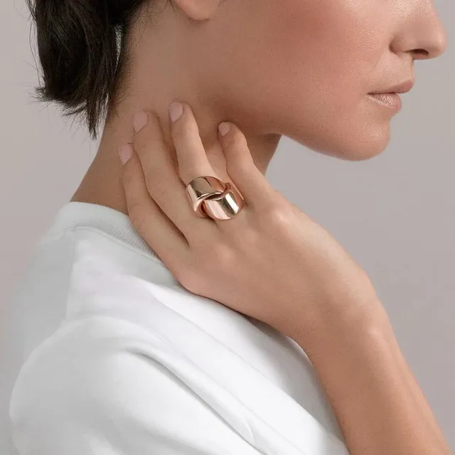 Ring Abbraccio — detail