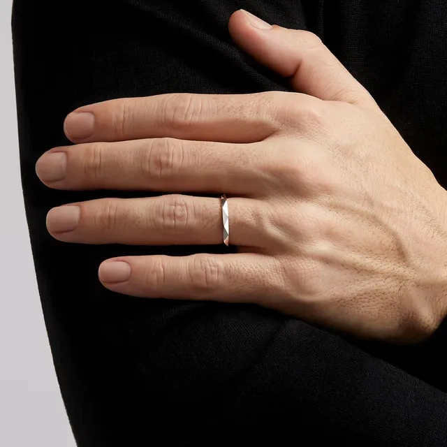 Ring Laurence Graff Signature 2.3mm — 4