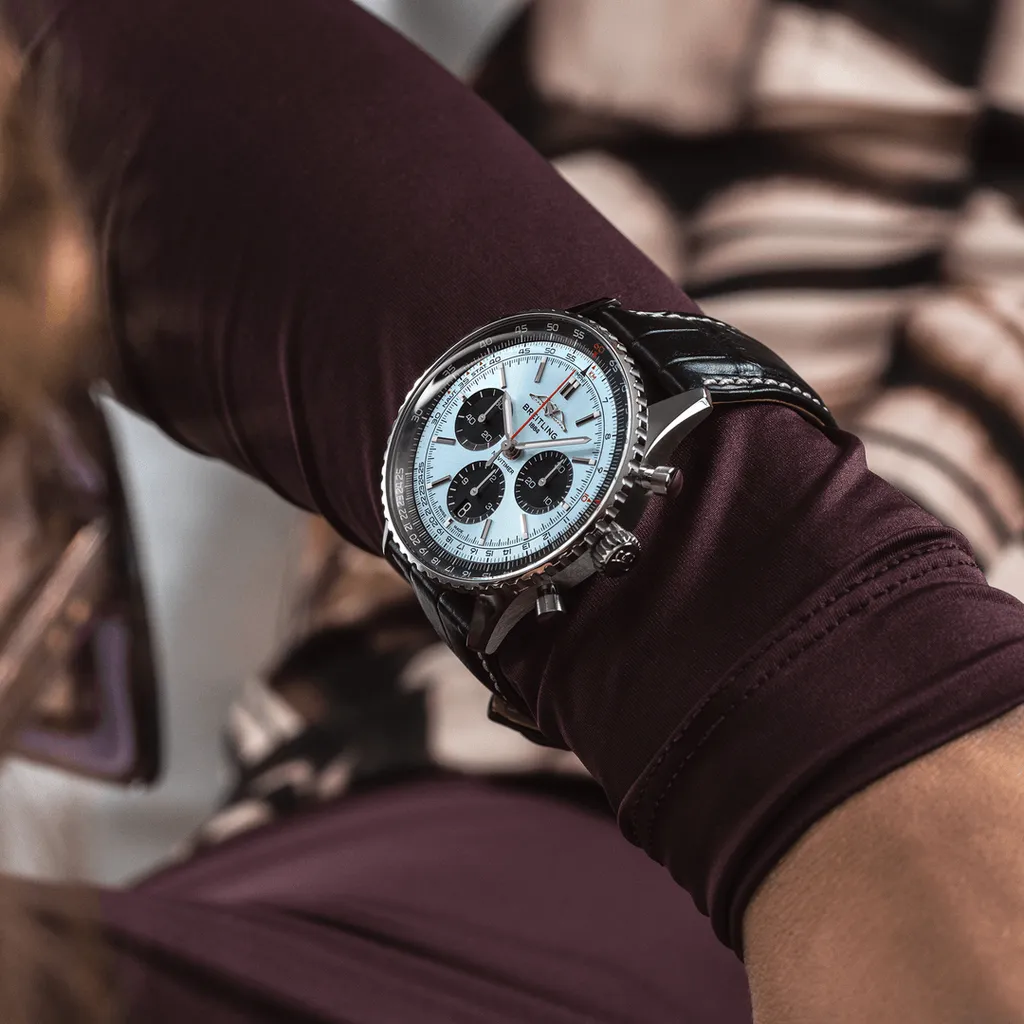 Navitimer B01 Chronograph 43 — 5